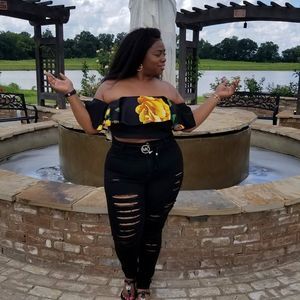 Meet your Posher, Sharon